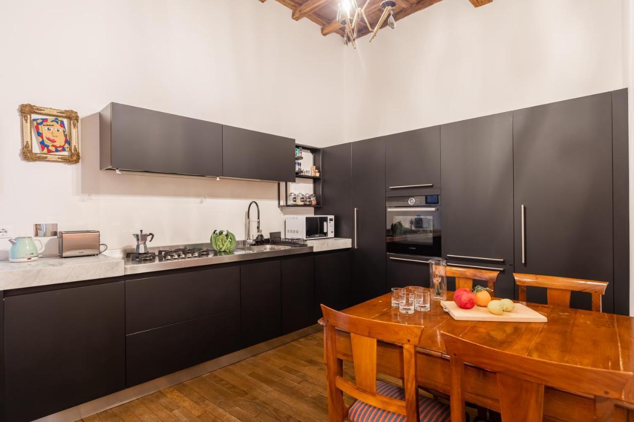 Chic And Style In Historical Via Giulia Apartment Rome Exterior photo