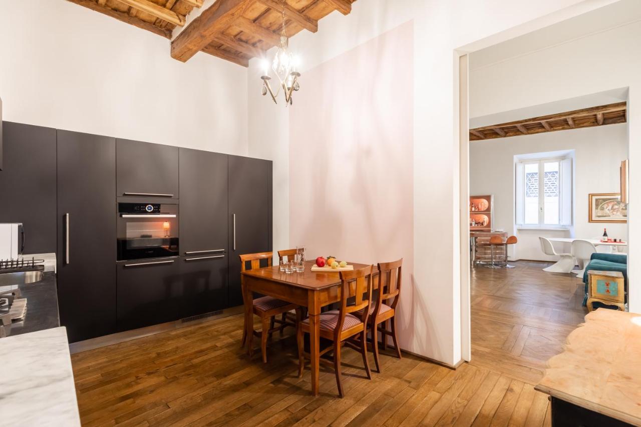 Chic And Style In Historical Via Giulia Apartment Rome Exterior photo